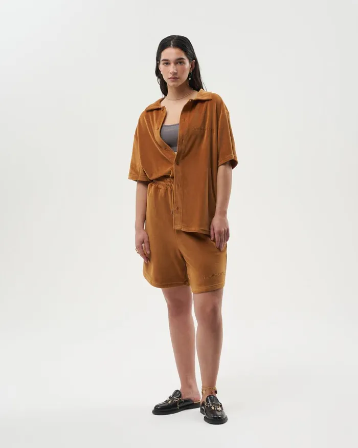 Resort Shirt Velvet Caramel Beige MenWomen Filling Pieces TShirts and Shirts