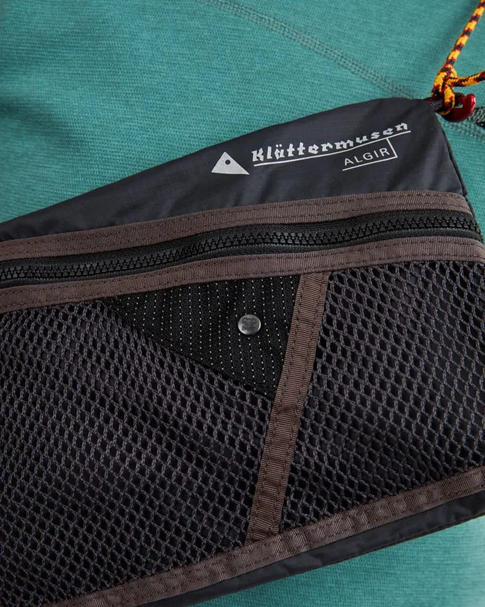 Algir Medium Accessory Bag Raven MenWomen Klttermusen Accessories