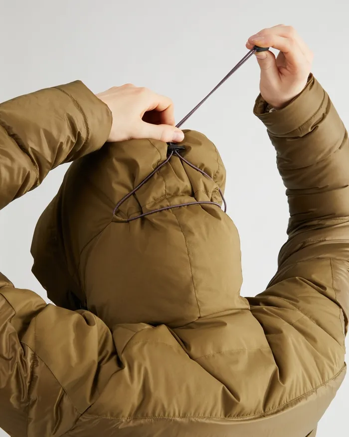 Atle 30 Midweight Midweight Down Jacket Amaranth Red Men Klttermusen Down and Insulated Jackets