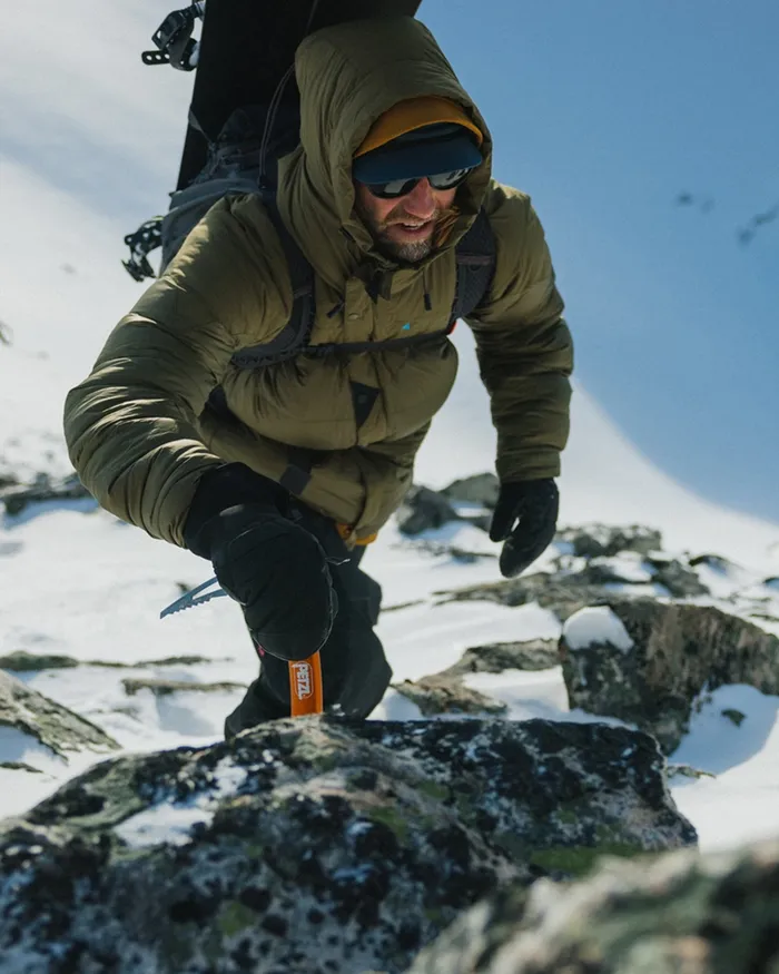 Atle 30 Midweight Midweight Down Jacket Amaranth Red Men Klttermusen Down and Insulated Jackets