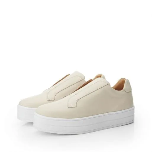 BBath Beige Leather Women Moda In Pelle SlipOn Trainers BBath Beige Leather Women Moda In Pelle SlipOn Trainers