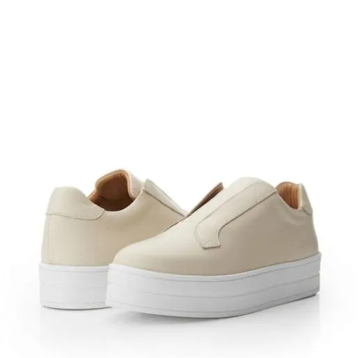 BBath Beige Leather Women Moda In Pelle SlipOn Trainers BBath Beige Leather Women Moda In Pelle SlipOn Trainers