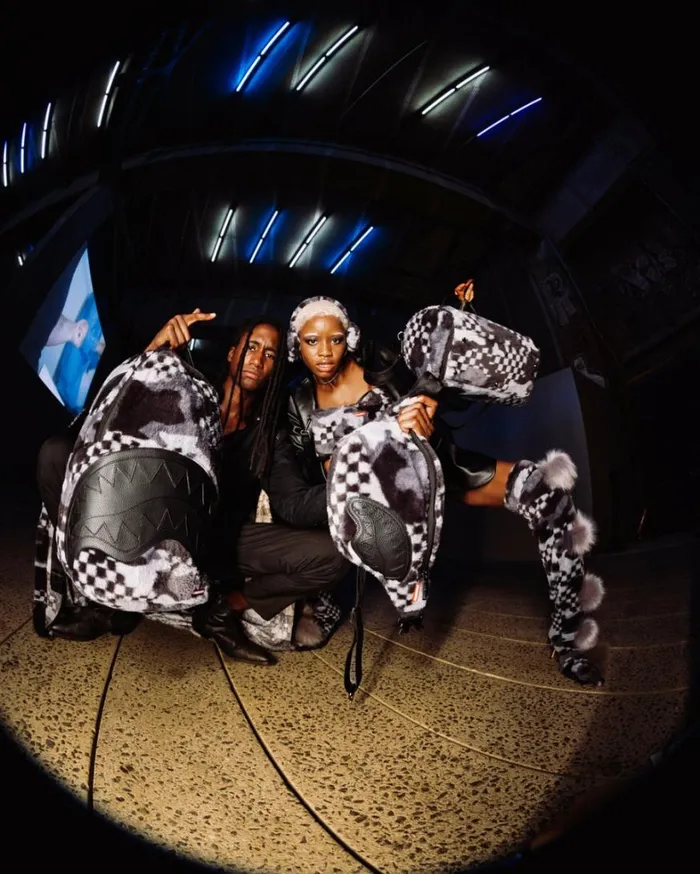 Bags SPRAYGROUND 3AM PLUSH ASPEN HIGHLANDS CROSSOVER CLUTCH