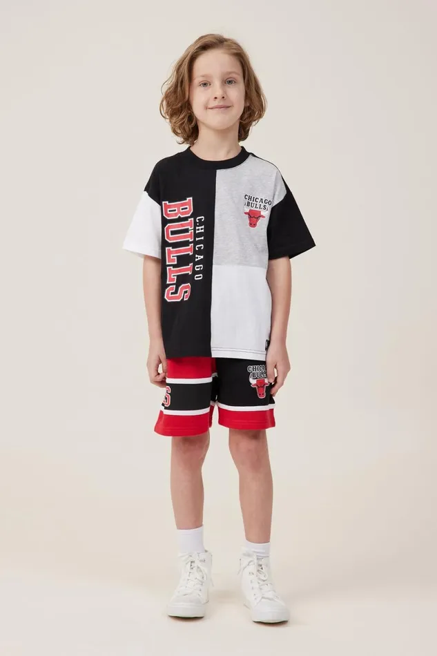 Boys 214 Tops and TShirts Cotton On License Drop Shoulder Short Sleeve Tee Lcn Nba Blackchicago Bulls Colour Block