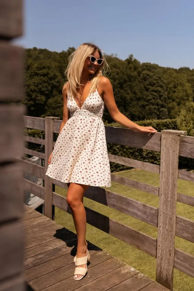 Easy Clothes Ecru And Red Floral Adriana Dress Women039s Clothing Dresses Easy Clothes Ecru And Red Floral Adriana Dress Women039s Clothing Dresses