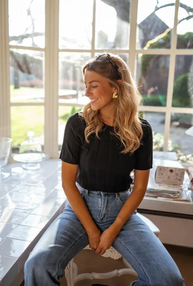 Easy Clothes Golden Dilara Earrings Jewelry and Accessories Earrings Easy Clothes Golden Dilara Earrings Jewelry and Accessories Earrings