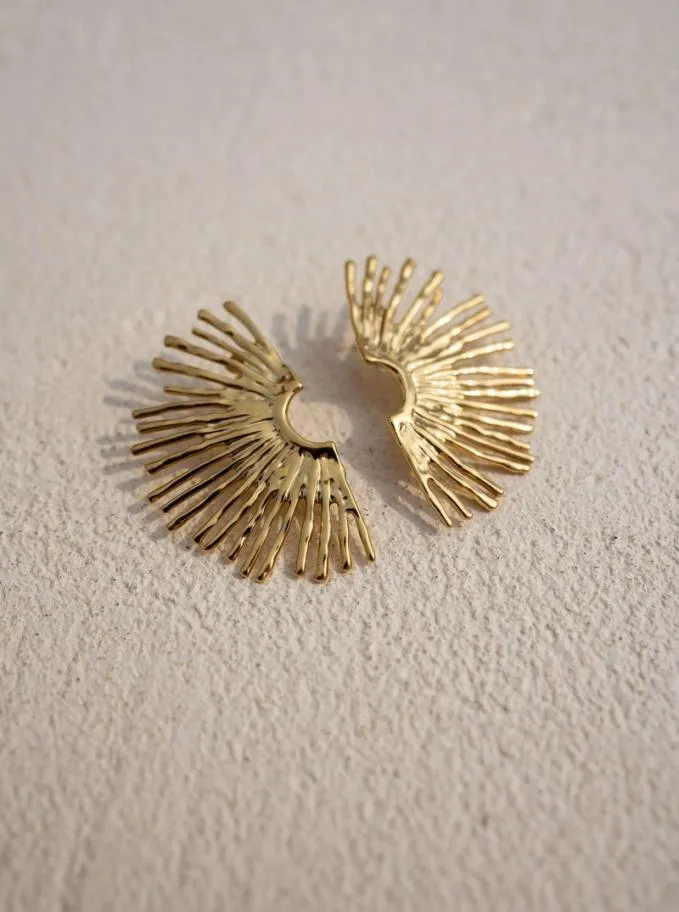 Easy Clothes Golden Frika Earrings Golden Jewelry and Accessories Earrings Easy Clothes Golden Frika Earrings Golden Jewelry and Accessories Earrings