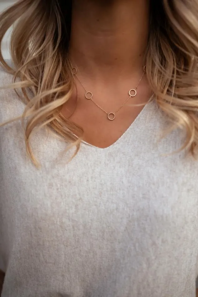 Easy Clothes Golden Siska Necklace Jewelry and Accessories Necklaces