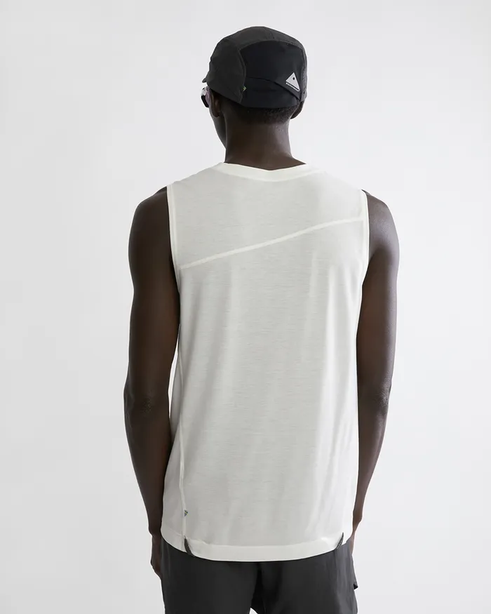 Groa Technical Tank Top Ruby Red Men Klttermusen TShirts