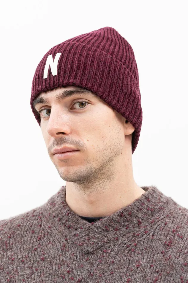 Men Norse Projects Beanies Merino Lambswool Rib N Logo Beanie Burgundy