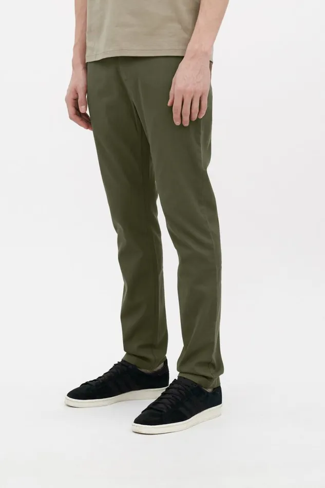 Men Norse Projects Trousers Aros Slim Light Stretch Chino Sediment Green