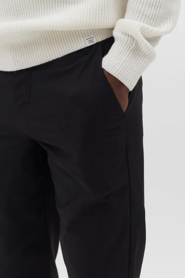 Men Norse Projects Trousers Aros Solotex Chino Black