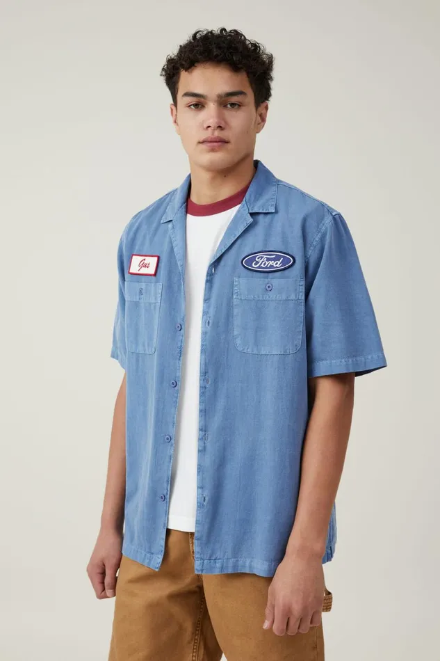 Men Shirts and Polos Cotton On Ford Mechanic Short Sleeve Shirt Lcn For Faded Indigo Men Shirts and Polos Cotton On Ford Mechanic Short Sleeve Shirt Lcn For Faded Indigo