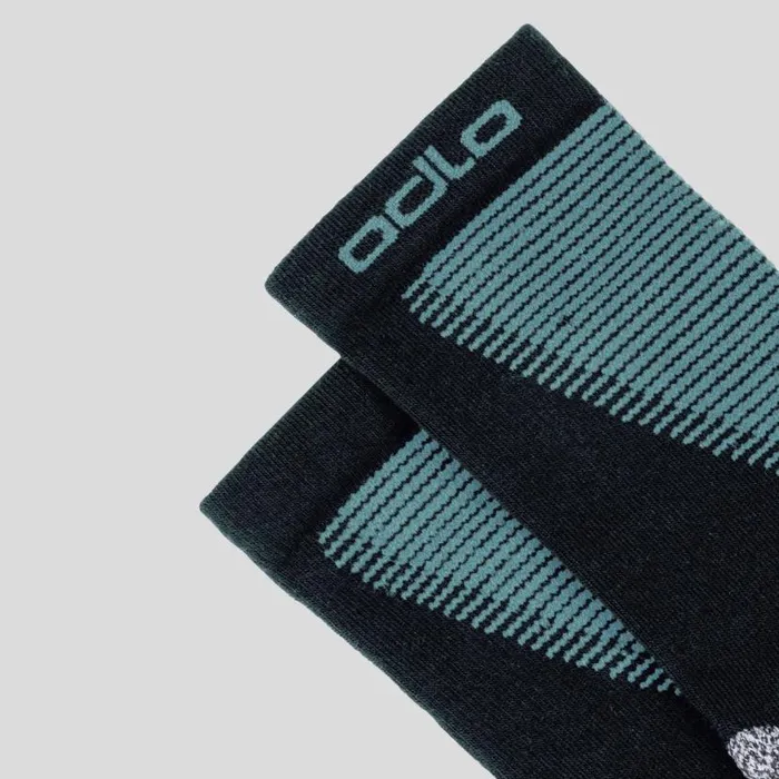 Odlo Socks The Active Warm CrossCountry Unisex Crew Socks Dark Sapphire 8211 Provincial Blue 8211 WomenMen