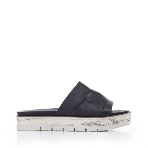 Orah Black Leather Women Moda In Pelle Flat Sandals