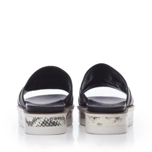 Orah Black Leather Women Moda In Pelle Flat Sandals