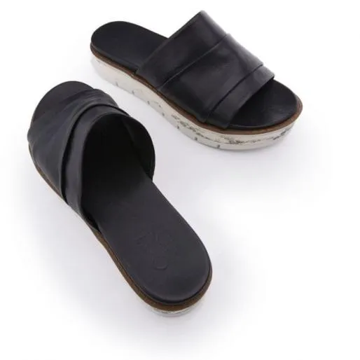 Orah Black Leather Women Moda In Pelle Flat Sandals