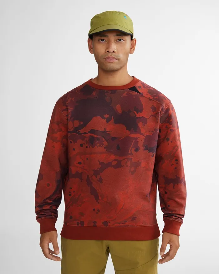 Turid Crew Sweater Off The Mountain Hypoxic Red Rose Men Klttermusen Fleeces and Sweaters
