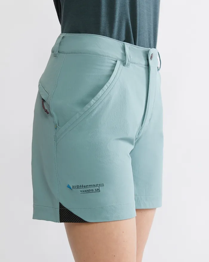 Vanadis 30 Light WindStretch Pants Raven Women Klttermusen Shorts