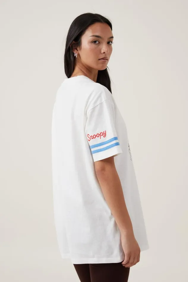 Women Tops Cotton On The Oversized Snoopy Tee Lcn Pea Snoopy Nevada Vintage White